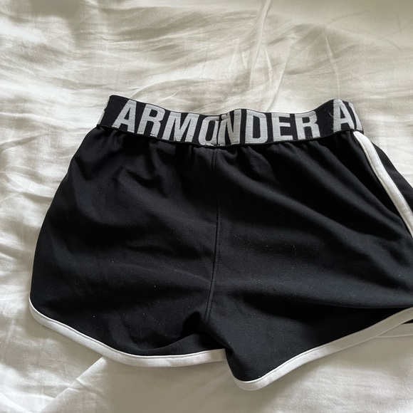 Girls Under Armour athletic shorts - Picture 4 of 4